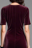 Robe à col carré en velours bordeaux