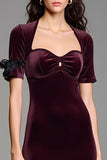 Robe à col carré en velours bordeaux