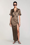 Robe d’invitée de mariage à revers crantés Olive Sheath avec fente