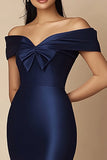Robe de soirée en satin sirène marine à épaules dénudées avec fente