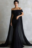 Robe de soirée longue sirène noire à épaules dénudées avec cape