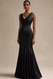 Robe de soirée longue en satin sirène noir à col en V