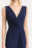 Robe de soirée longue froncée fourreau col en V bleu marine