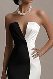 Robe de soirée sirène noire et blanche sans bretelles avec fente