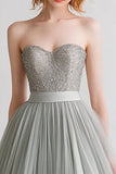 Robe de soirée en tulle une ligne sans bretelles grise