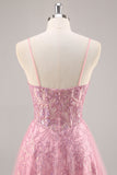 Corset rose scintillant Une robe longue de bal