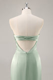 Robe de demoiselle d’honneur longue sans bretelles en satin vert sauge avec fente