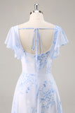 Robe de demoiselle d’honneur longue à col rond floral en mousseline de soie bleue avec volants