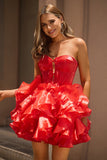 Une ligne sans bretelles Corset Robe De Cocktail rouge à plusieurs niveaux avec nœuds