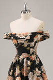 Robe de demoiselle d’honneur longue froncée florale noire scintillante avec perles