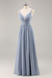 Robe de demoiselle d’honneur longue en mousseline de soie bleu poussiéreux froncée avec fente