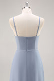 Mousseline de soie bleu poussiéreux Une ligne longue robe de demoiselle d’honneur avec volants