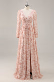 Robe de demoiselle d’honneur en mousseline de soie à manches longues à col en V floral rose avec fente