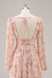 Robe de demoiselle d’honneur en mousseline de soie à manches longues à col en V floral rose avec fente