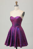 Robe courte sans bretelles violet foncé métallisé pour les retrouvailles