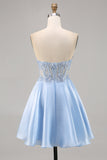 Robe courte de bal sans bretelles bleu clair avec paillettes