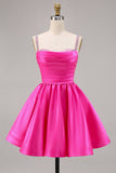 Robe courte de retour en satin fuchsia avec perles