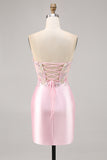 Robe corset courte moulante en satin rose bonbon avec applique