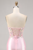 Robe corset courte moulante en satin rose bonbon avec applique