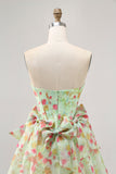 Floral vert sans bretelles Une robe corset de retour à la maison