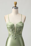 Robe moulante corset à paillettes vert sauge avec lacets dans le dos