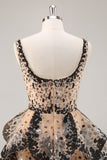 Abricot noir à paillettes à volants Une robe de bal