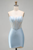 Corset bleu clair bretelée, robe courte de rentrée courte perlée avec fente