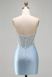Corset bleu clair bretelée, robe courte de rentrée courte perlée avec fente