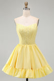 Corset jaune A-Line Strapless Piers Corset Short Homecoming avec volants
