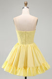 Corset jaune A-Line Strapless Piers Corset Short Homecoming avec volants