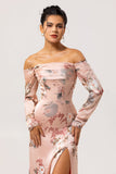 Épaule dénudée Blush Floral Gaine Longue Robe d’invité de mariage avec fente
