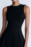 Robe moulante à col rond petite noire