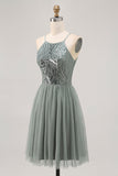 Robe courte à paillettes en tulle trapèze gris vert avec paillettes