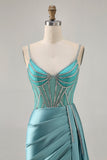 Robe courte moulante perlée en satin vert scintillant avec banderole