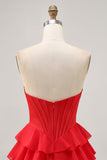 Sans bretelles rouge Une ligne corset à plusieurs niveaux Robe de cocktail