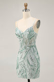 Robe de cocktail moulante aux alentours perlée verte avec lacets dans le dos