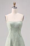 Corset en dentelle vert sauge Une longue robe de demoiselle d’honneur