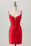 Robe de cocktail courte moulante perlée à bretelles spaghetti rouge foncé avec lacets dans le dos