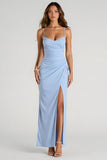 Bleu clair spaghetti bretelles fourreau froncé longue robe de demoiselle d’honneur