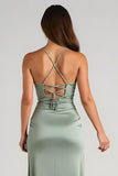 Robe de demoiselle d’honneur longue fourreau froncé en satin d’eucalyptus avec fente