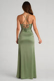 Robe de demoiselle d’honneur longue fourreau froncé en satin d’eucalyptus avec fente