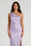 Robe longue de demoiselle d’honneur en satin lilas à une épaule