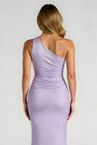 Robe longue de demoiselle d’honneur en satin lilas à une épaule