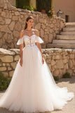 Robe de mariée à épaules dénudées ivoire A Line Sweep Train avec appliques