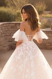 Ivoire Une Ligne Hors L’épaule Flutter Manches Court Train Robe De Mariée Avec Dentelle