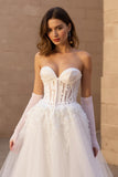 Sans bretelles Une ligne Tulle Ivoire Corset Robe de mariée longue