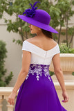 Une ligne violet col en V froncé robe mère de la mariée avec appliques de dentelle