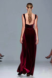 Robe longue formelle en velours à col carré bordeaux avec fente