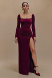 Robe formelle à manches longues en velours fourreau bordeaux avec fente