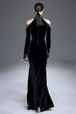 Robe formelle en velours noir à col haut et manches longues